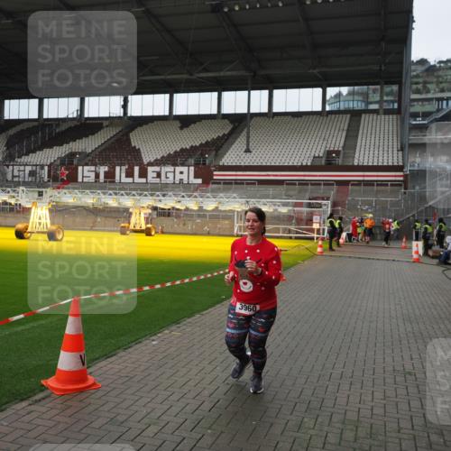 07.12.2025 - St. Pauli X-Mass-Run No. 15 Fabian Wolf http://msf.ph/oto/9421498 07.12.2025 11:46:36 Ziel 2108, 2109, 2111, 2716, 3960 meine-sportfotos.de