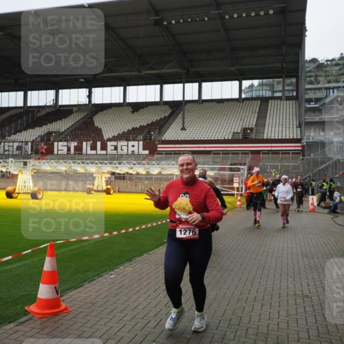 07.12.2025 - St. Pauli X-Mass-Run No. 15 Fabian Wolf http://msf.ph/oto/9421508 07.12.2025 11:46:45 Ziel 346, 371, 642, 649, 903, 978, 987, 1276, 2108, 2109, 2111, 2179, 2180, 2442, 2446, 3960 meine-sportfotos.de