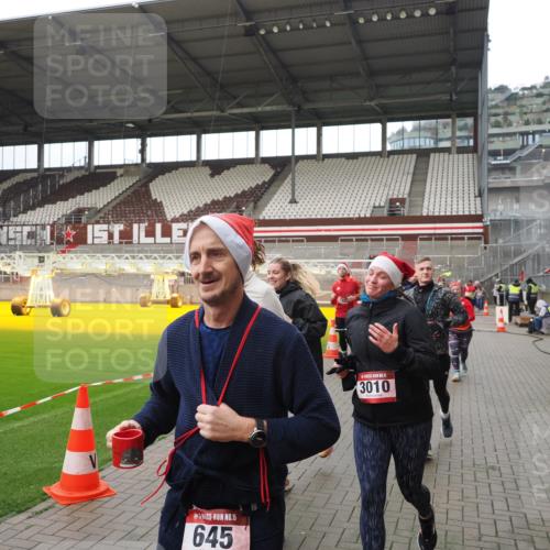 07.12.2025 - St. Pauli X-Mass-Run No. 15 Fabian Wolf http://msf.ph/oto/9421573 07.12.2025 11:46:59 Ziel 346, 371, 567, 570, 609, 640, 642, 645, 647, 649, 903, 978, 987, 1881, 1882, 2047, 2114, 2179, 2180, 2182, 2222, 2347, 2442, 2446, 2798, 2928, 3010, 3210, 3525, 3777, 3924, 3925, 3961 meine-sportfotos.de