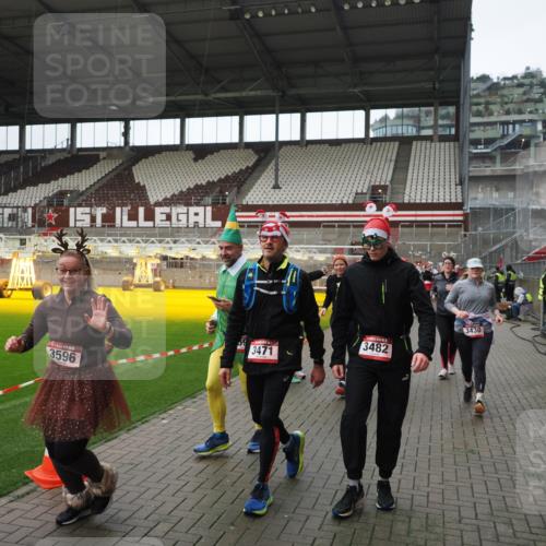 07.12.2025 - St. Pauli X-Mass-Run No. 15 Fabian Wolf http://msf.ph/oto/9421681 07.12.2025 11:47:28 Ziel 107, 125, 131, 930, 992, 2221, 2223, 3416, 3419, 3430, 3471, 3482, 3594, 3596, 3655, 3664, 3754, 3770, 3798, 3800, 4883 meine-sportfotos.de