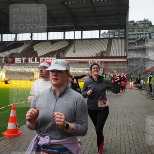 07.12.2025 - St. Pauli X-Mass-Run No. 15 Fabian Wolf http://msf.ph/oto/9421691 07.12.2025 11:47:31 Ziel 107, 121, 125, 131, 237, 245, 254, 930, 1540, 2221, 2223, 3416, 3419, 3430, 3471, 3482, 3594, 3596, 3655, 3664, 3754, 3770, 3798, 3800, 4883 meine-sportfotos.de