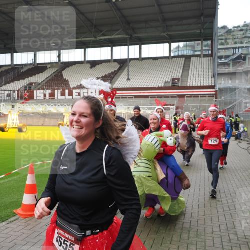 07.12.2025 - St. Pauli X-Mass-Run No. 15 Fabian Wolf http://msf.ph/oto/9421716 07.12.2025 11:47:37 Ziel 107, 121, 125, 131, 237, 245, 254, 930, 1540, 3416, 3419, 3430, 3594, 3596, 3655, 3664, 3754, 3770 meine-sportfotos.de