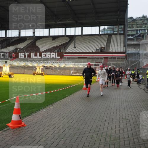 07.12.2025 - St. Pauli X-Mass-Run No. 15 Fabian Wolf http://msf.ph/oto/9421740 07.12.2025 11:47:46 Ziel 107, 121, 125, 131, 237, 245, 254, 1032, 1534, 1539, 1540, 1622, 1951, 2451, 2452, 2475, 3225, 3227, 3655, 3664, 3754, 3770 meine-sportfotos.de