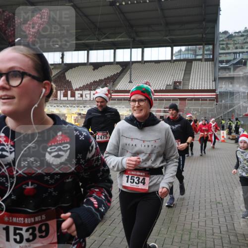 07.12.2025 - St. Pauli X-Mass-Run No. 15 Fabian Wolf http://msf.ph/oto/9421770 07.12.2025 11:47:53 Ziel 1032, 1471, 1474, 1534, 1539, 1597, 1622, 1951, 2381, 2384, 2451, 2452, 2475, 2516, 2842, 3225, 3227, 3312, 3313, 4425, 4427 meine-sportfotos.de