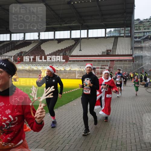 07.12.2025 - St. Pauli X-Mass-Run No. 15 Fabian Wolf http://msf.ph/oto/9421791 07.12.2025 11:47:57 Ziel 724, 796, 1032, 1471, 1474, 1534, 1539, 1597, 1622, 1951, 2381, 2384, 2451, 2452, 2475, 2516, 2842, 3225, 3227, 3312, 3313, 4425, 4427 meine-sportfotos.de