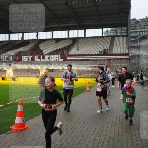 07.12.2025 - St. Pauli X-Mass-Run No. 15 Fabian Wolf http://msf.ph/oto/9421798 07.12.2025 11:47:59 Ziel 724, 796, 1032, 1471, 1474, 1534, 1539, 1597, 1622, 1951, 2381, 2384, 2451, 2452, 2475, 2516, 2842, 3225, 3227, 3312, 3313, 4425, 4427 meine-sportfotos.de