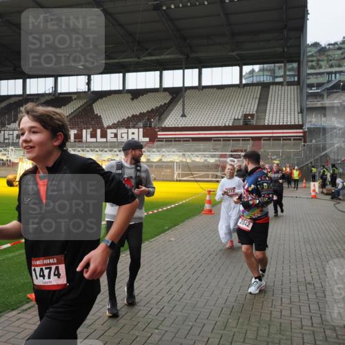 07.12.2025 - St. Pauli X-Mass-Run No. 15 Fabian Wolf http://msf.ph/oto/9421804 07.12.2025 11:48:01 Ziel 724, 796, 1032, 1471, 1474, 1534, 1539, 1597, 1622, 2381, 2384, 2451, 2452, 2475, 2516, 2842, 3225, 3227, 3312, 3313, 3542, 3547, 3602, 4425, 4427 meine-sportfotos.de