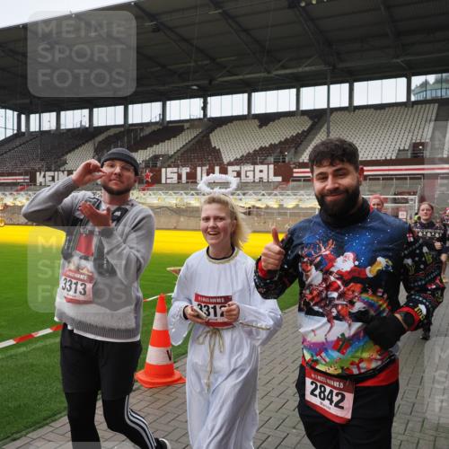 07.12.2025 - St. Pauli X-Mass-Run No. 15 Fabian Wolf http://msf.ph/oto/9421814 07.12.2025 11:48:04 Ziel 207, 724, 796, 1471, 1474, 1597, 2381, 2384, 2451, 2452, 2475, 2516, 2842, 3312, 3313, 3542, 3545, 3547, 3602, 4425, 4427 meine-sportfotos.de