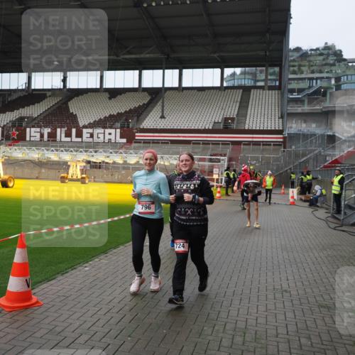 07.12.2025 - St. Pauli X-Mass-Run No. 15 Fabian Wolf http://msf.ph/oto/9421818 07.12.2025 11:48:05 Ziel 207, 724, 796, 1471, 1474, 1597, 2381, 2384, 2516, 2842, 3312, 3313, 3542, 3545, 3547, 3602, 4425, 4427 meine-sportfotos.de