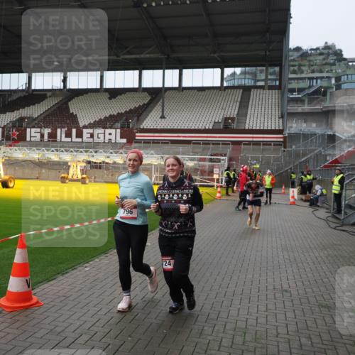07.12.2025 - St. Pauli X-Mass-Run No. 15 Fabian Wolf http://msf.ph/oto/9421819 07.12.2025 11:48:05 Ziel 207, 724, 796, 1471, 1474, 1597, 2381, 2384, 2516, 2842, 3312, 3313, 3542, 3545, 3547, 3602, 4425, 4427 meine-sportfotos.de