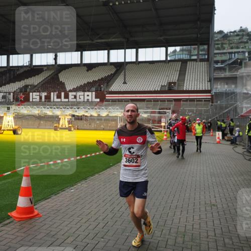 07.12.2025 - St. Pauli X-Mass-Run No. 15 Fabian Wolf http://msf.ph/oto/9421830 07.12.2025 11:48:07 Ziel 207, 724, 796, 1471, 1474, 1597, 2381, 2384, 2516, 2842, 3312, 3313, 3542, 3545, 3547, 3602, 4425, 4427 meine-sportfotos.de