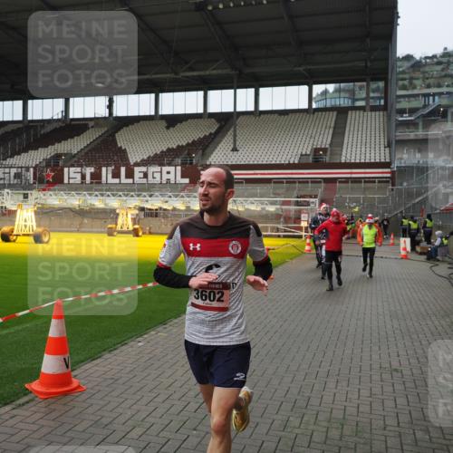 07.12.2025 - St. Pauli X-Mass-Run No. 15 Fabian Wolf http://msf.ph/oto/9421831 07.12.2025 11:48:07 Ziel 207, 724, 796, 1471, 1474, 1597, 2381, 2384, 2516, 2842, 3312, 3313, 3542, 3545, 3547, 3602, 4425, 4427 meine-sportfotos.de