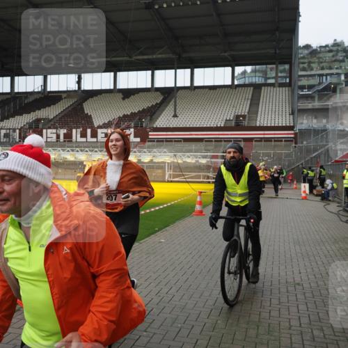 07.12.2025 - St. Pauli X-Mass-Run No. 15 Fabian Wolf http://msf.ph/oto/9421852 07.12.2025 11:48:13 Ziel 207, 724, 796, 990, 1471, 1474, 1597, 3312, 3504, 3528, 3542, 3545, 3547, 3602 meine-sportfotos.de