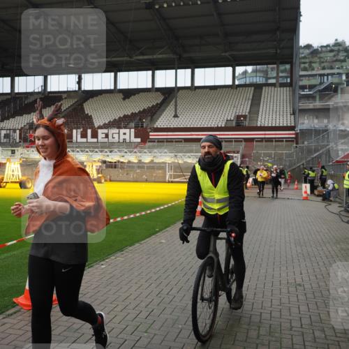 07.12.2025 - St. Pauli X-Mass-Run No. 15 Fabian Wolf http://msf.ph/oto/9421854 07.12.2025 11:48:13 Ziel 207, 724, 796, 990, 1471, 1474, 1597, 3312, 3504, 3528, 3542, 3545, 3547, 3602 meine-sportfotos.de