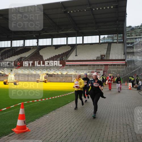 07.12.2025 - St. Pauli X-Mass-Run No. 15 Fabian Wolf http://msf.ph/oto/9421857 07.12.2025 11:48:18 Ziel 207, 990, 3504, 3528, 3542, 3545, 3547, 3602, 3635, 3638, 3657 meine-sportfotos.de