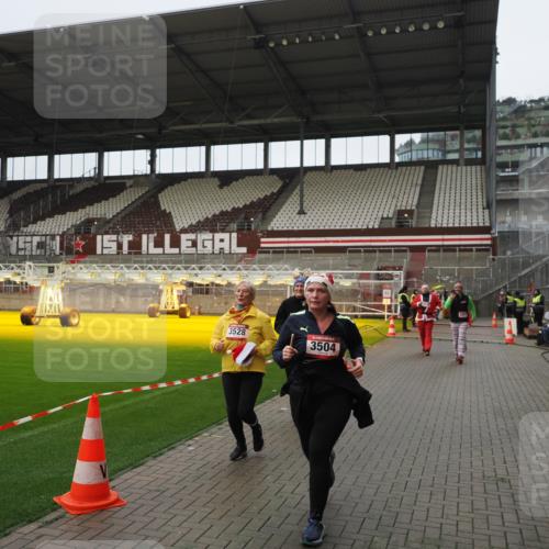 07.12.2025 - St. Pauli X-Mass-Run No. 15 Fabian Wolf http://msf.ph/oto/9421861 07.12.2025 11:48:19 Ziel 207, 990, 3504, 3528, 3542, 3545, 3547, 3602, 3635, 3638, 3657 meine-sportfotos.de