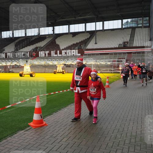 07.12.2025 - St. Pauli X-Mass-Run No. 15 Fabian Wolf http://msf.ph/oto/9421884 07.12.2025 11:48:29 Ziel 616, 732, 990, 1911, 1926, 1927, 2432, 3504, 3528, 3635, 3638, 3646, 3657, 4134, 4423, 4424, 4426, 4477, 4480 meine-sportfotos.de