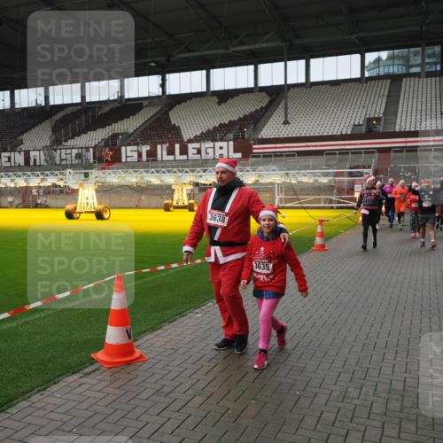 07.12.2025 - St. Pauli X-Mass-Run No. 15 Fabian Wolf http://msf.ph/oto/9421885 07.12.2025 11:48:30 Ziel 616, 732, 990, 1911, 1926, 1927, 2432, 3504, 3528, 3635, 3638, 3646, 3657, 4134, 4423, 4424, 4426, 4477, 4480 meine-sportfotos.de