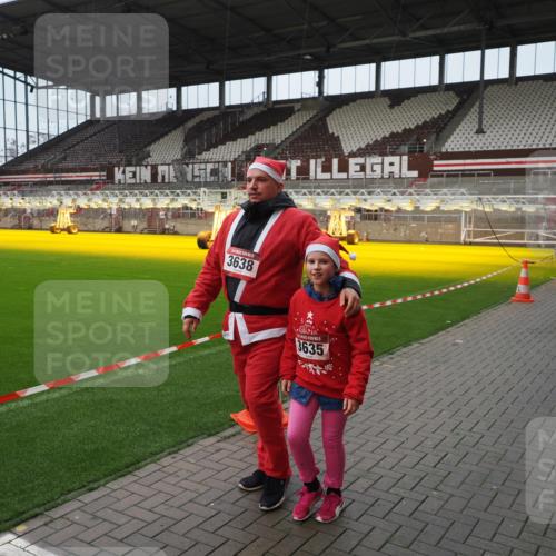 07.12.2025 - St. Pauli X-Mass-Run No. 15 Fabian Wolf http://msf.ph/oto/9421890 07.12.2025 11:48:31 Ziel 616, 732, 990, 1891, 1911, 1926, 1927, 2432, 3504, 3528, 3635, 3638, 3646, 3657, 4134, 4423, 4424, 4426, 4477, 4480 meine-sportfotos.de