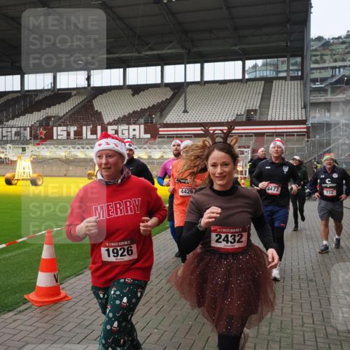 07.12.2025 - St. Pauli X-Mass-Run No. 15 Fabian Wolf http://msf.ph/oto/9421910 07.12.2025 11:48:36 Ziel 616, 732, 1891, 1911, 1926, 1927, 2008, 2075, 2432, 3023, 3388, 3635, 3638, 3646, 3926, 4134, 4423, 4424, 4426, 4477, 4480 meine-sportfotos.de
