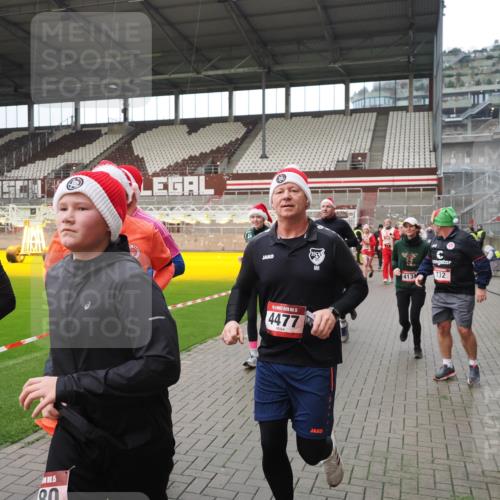 07.12.2025 - St. Pauli X-Mass-Run No. 15 Fabian Wolf http://msf.ph/oto/9421916 07.12.2025 11:48:37 Ziel 616, 732, 1891, 1911, 1926, 1927, 2008, 2075, 2148, 2432, 3023, 3388, 3646, 3926, 4134, 4423, 4424, 4426, 4477, 4480 meine-sportfotos.de