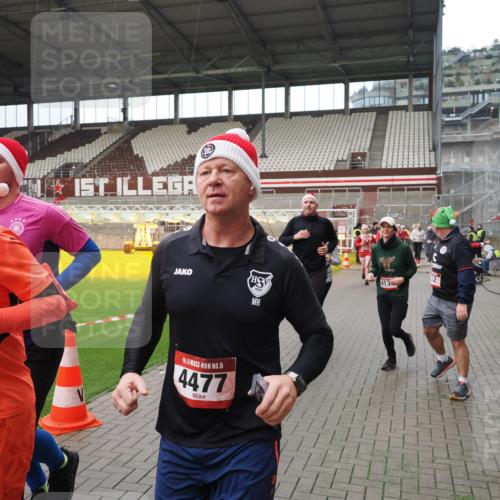 07.12.2025 - St. Pauli X-Mass-Run No. 15 Fabian Wolf http://msf.ph/oto/9421918 07.12.2025 11:48:37 Ziel 616, 732, 1891, 1911, 1926, 1927, 2008, 2075, 2148, 2432, 3023, 3388, 3646, 3926, 4134, 4423, 4424, 4426, 4477, 4480 meine-sportfotos.de