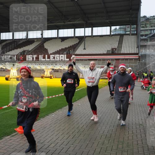 07.12.2025 - St. Pauli X-Mass-Run No. 15 Fabian Wolf http://msf.ph/oto/9421950 07.12.2025 11:48:45 Ziel 1613, 1891, 1911, 1926, 1966, 1967, 2008, 2075, 2148, 2432, 2717, 2718, 3023, 3388, 3646, 3926, 4134, 4423, 4424, 4426, 4477, 4480 meine-sportfotos.de