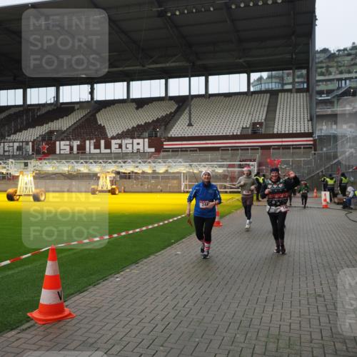 07.12.2025 - St. Pauli X-Mass-Run No. 15 Fabian Wolf http://msf.ph/oto/9422000 07.12.2025 11:48:58 Ziel 24, 146, 244, 548, 701, 703, 1613, 1966, 1967, 2717, 2718 meine-sportfotos.de