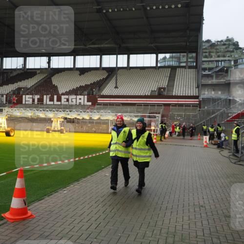 07.12.2025 - St. Pauli X-Mass-Run No. 15 Fabian Wolf http://msf.ph/oto/9422038 07.12.2025 11:49:09 Ziel 24, 146, 244, 548, 701, 703 meine-sportfotos.de