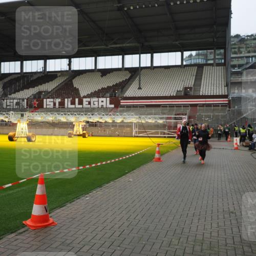07.12.2025 - St. Pauli X-Mass-Run No. 15 Fabian Wolf http://msf.ph/oto/9422047 07.12.2025 11:49:17 Ziel 360, 701, 703, 1992, 1993, 4601 meine-sportfotos.de