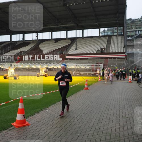 07.12.2025 - St. Pauli X-Mass-Run No. 15 Fabian Wolf http://msf.ph/oto/9422069 07.12.2025 11:49:23 Ziel 360, 1992, 1993, 2003, 2344, 2346, 3421, 3424, 4601, 4643, 4646 meine-sportfotos.de