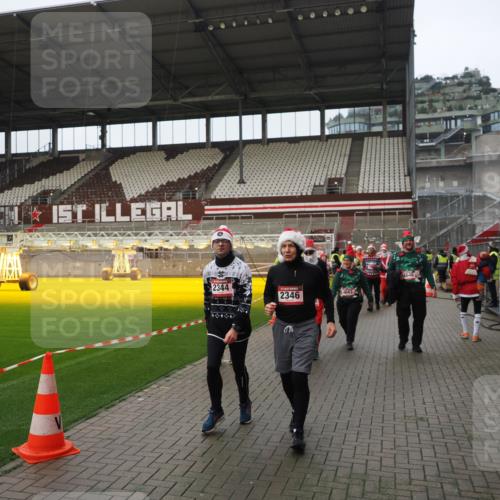 07.12.2025 - St. Pauli X-Mass-Run No. 15 Fabian Wolf http://msf.ph/oto/9422097 07.12.2025 11:49:35 Ziel 2003, 2344, 2346, 2444, 2445, 2853, 2911, 3180, 3183, 3421, 3424, 3665, 3685, 3914, 3915, 4601, 4643, 4646 meine-sportfotos.de