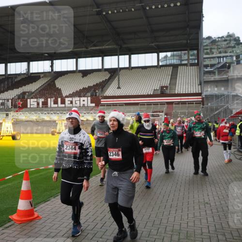 07.12.2025 - St. Pauli X-Mass-Run No. 15 Fabian Wolf http://msf.ph/oto/9422099 07.12.2025 11:49:35 Ziel 2003, 2344, 2346, 2444, 2445, 2853, 2911, 3180, 3183, 3421, 3424, 3665, 3685, 3914, 3915, 4601, 4643, 4646 meine-sportfotos.de