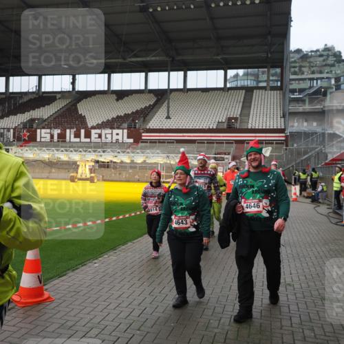 07.12.2025 - St. Pauli X-Mass-Run No. 15 Fabian Wolf http://msf.ph/oto/9422109 07.12.2025 11:49:38 Ziel 2003, 2344, 2346, 2444, 2445, 2853, 2911, 3180, 3183, 3421, 3424, 3665, 3685, 3914, 3915, 4643, 4646 meine-sportfotos.de