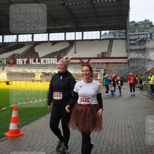 07.12.2025 - St. Pauli X-Mass-Run No. 15 Fabian Wolf http://msf.ph/oto/9422123 07.12.2025 11:49:46 Ziel 2444, 2445, 2853, 2911, 3180, 3183, 3562, 3563, 3566, 3568, 3572, 3665, 3685, 3914, 3915 meine-sportfotos.de