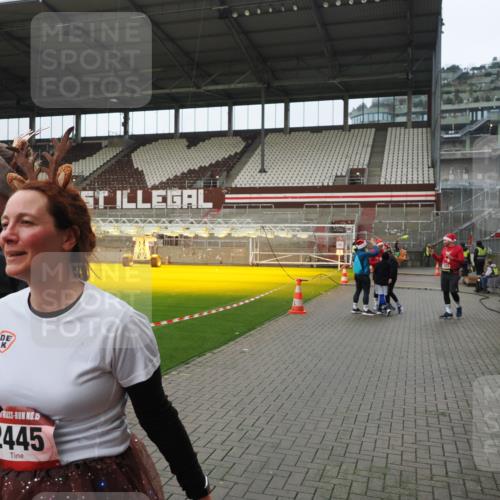 07.12.2025 - St. Pauli X-Mass-Run No. 15 Fabian Wolf http://msf.ph/oto/9422128 07.12.2025 11:49:47 Ziel 2444, 2445, 2853, 2911, 3180, 3183, 3562, 3563, 3566, 3568, 3572, 3665, 3685, 3914, 3915 meine-sportfotos.de