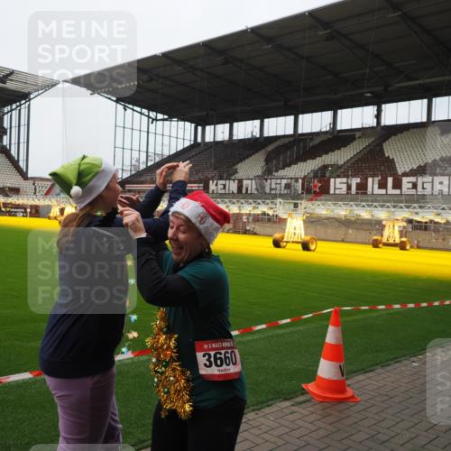 07.12.2025 - St. Pauli X-Mass-Run No. 15 Fabian Wolf http://msf.ph/oto/9422147 07.12.2025 11:50:04 Ziel 2118, 2872, 3660, 3697, 3778 meine-sportfotos.de