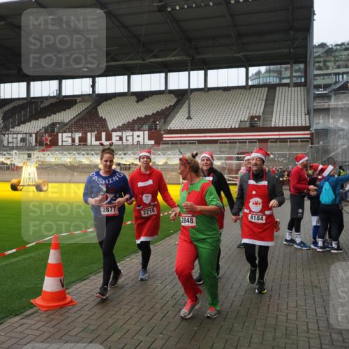 07.12.2025 - St. Pauli X-Mass-Run No. 15 Fabian Wolf http://msf.ph/oto/9422171 07.12.2025 11:50:16 Ziel 1890, 2118, 2203, 2210, 2784, 2785, 2793, 2848, 2872, 2877, 3697, 4184, 4428 meine-sportfotos.de