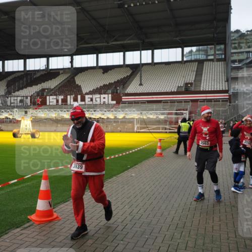 07.12.2025 - St. Pauli X-Mass-Run No. 15 Fabian Wolf http://msf.ph/oto/9422227 07.12.2025 11:50:54 Ziel 196, 206, 995, 996, 1599, 1602, 3639, 3913, 3958 meine-sportfotos.de