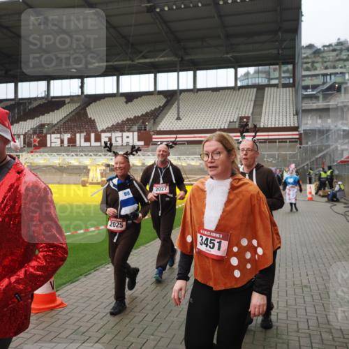 07.12.2025 - St. Pauli X-Mass-Run No. 15 Fabian Wolf http://msf.ph/oto/9422333 07.12.2025 11:51:38 Ziel 648, 650, 2025, 2027, 2374, 3449, 3451, 3790, 3853, 3875, 3959, 4340, 4602, 4610 meine-sportfotos.de