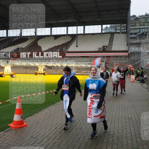 07.12.2025 - St. Pauli X-Mass-Run No. 15 Fabian Wolf http://msf.ph/oto/9422345 07.12.2025 11:51:45 Ziel 648, 650, 2025, 2027, 3790, 3794, 3795, 3853, 3875, 4602, 4610 meine-sportfotos.de