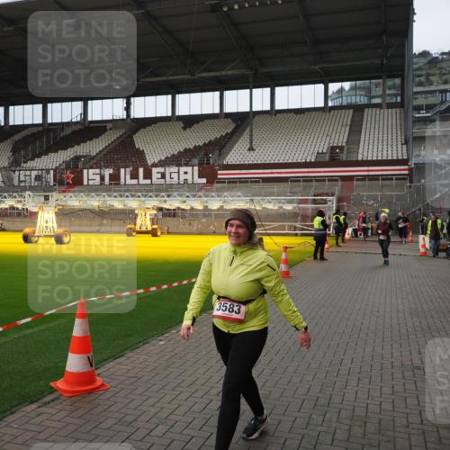 07.12.2025 - St. Pauli X-Mass-Run No. 15 Fabian Wolf http://msf.ph/oto/9422366 07.12.2025 11:51:59 Ziel 1916, 3445, 3583, 3794, 3795 meine-sportfotos.de