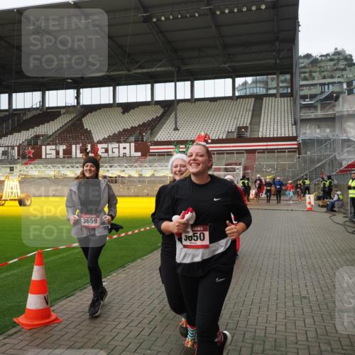 07.12.2025 - St. Pauli X-Mass-Run No. 15 Fabian Wolf http://msf.ph/oto/9422394 07.12.2025 11:52:12 Ziel 627, 2121, 3445, 3648, 3650, 3659, 3865 meine-sportfotos.de