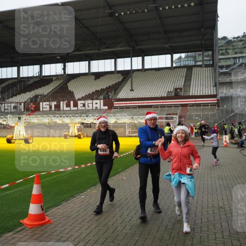 07.12.2025 - St. Pauli X-Mass-Run No. 15 Fabian Wolf http://msf.ph/oto/9422436 07.12.2025 11:52:22 Ziel 613, 620, 627, 644, 2121, 3276, 3280 meine-sportfotos.de