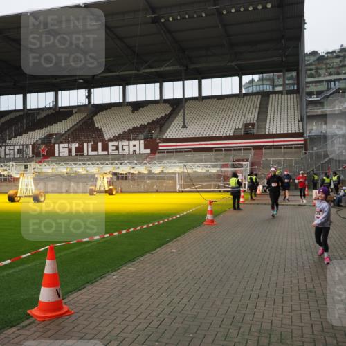 07.12.2025 - St. Pauli X-Mass-Run No. 15 Fabian Wolf http://msf.ph/oto/9422444 07.12.2025 11:52:23 Ziel 613, 618, 620, 627, 644, 2121, 3276, 3280, 3886 meine-sportfotos.de