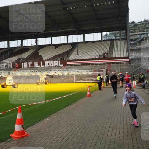 07.12.2025 - St. Pauli X-Mass-Run No. 15 Fabian Wolf http://msf.ph/oto/9422445 07.12.2025 11:52:25 Ziel 613, 618, 620, 627, 644, 3276, 3280, 3886 meine-sportfotos.de