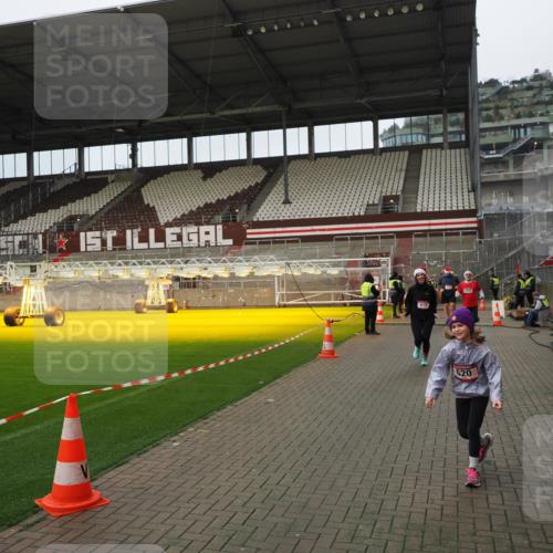 07.12.2025 - St. Pauli X-Mass-Run No. 15 Fabian Wolf http://msf.ph/oto/9422446 07.12.2025 11:52:25 Ziel 613, 618, 620, 627, 644, 3276, 3280, 3886 meine-sportfotos.de