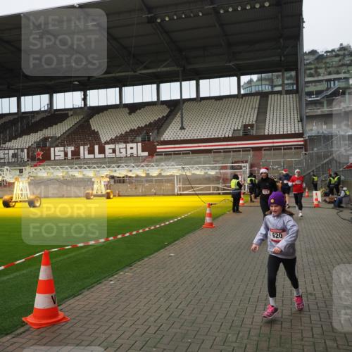 07.12.2025 - St. Pauli X-Mass-Run No. 15 Fabian Wolf http://msf.ph/oto/9422447 07.12.2025 11:52:25 Ziel 613, 618, 620, 627, 644, 3276, 3280, 3886 meine-sportfotos.de