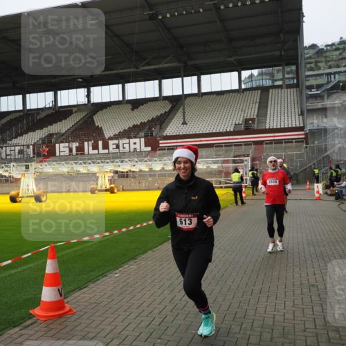 07.12.2025 - St. Pauli X-Mass-Run No. 15 Fabian Wolf http://msf.ph/oto/9422456 07.12.2025 11:52:28 Ziel 613, 618, 620, 627, 644, 3276, 3280, 3886 meine-sportfotos.de