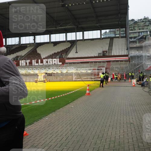 07.12.2025 - St. Pauli X-Mass-Run No. 15 Fabian Wolf http://msf.ph/oto/9422477 07.12.2025 11:52:33 Ziel 613, 618, 620, 644, 3276, 3280, 3886 meine-sportfotos.de
